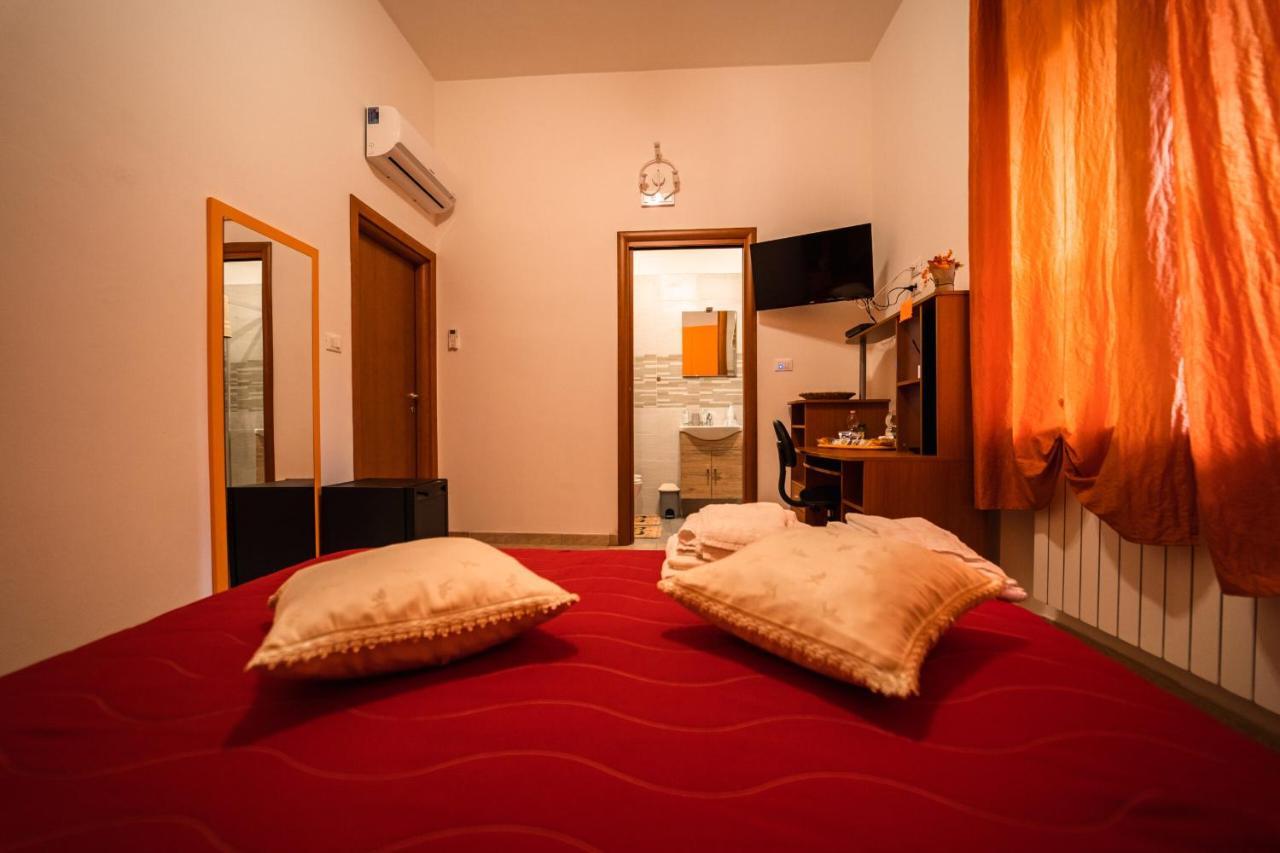 Sole Luna B&B เปสการา ภายนอก รูปภาพ